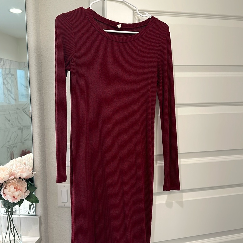 PINKBLUSH Maroon Midi sweater dress